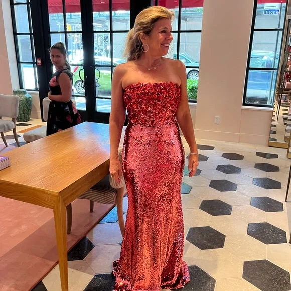 Carolina Herrera Sequined and Beaded Gown - Picture 3 of 4